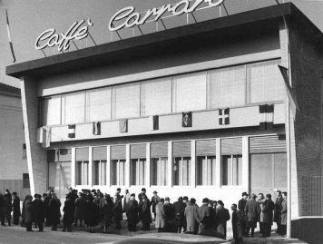 1962, Caffè Carraro se přestěhoval do nové továrny v SS. Trinità, pražení a míchání 120 tun kávy ročně. 1962, Caffè Carraro se přestěhoval do nové továrny v SS. Trinità, pražení a míchání 120 tun kávy ročně.